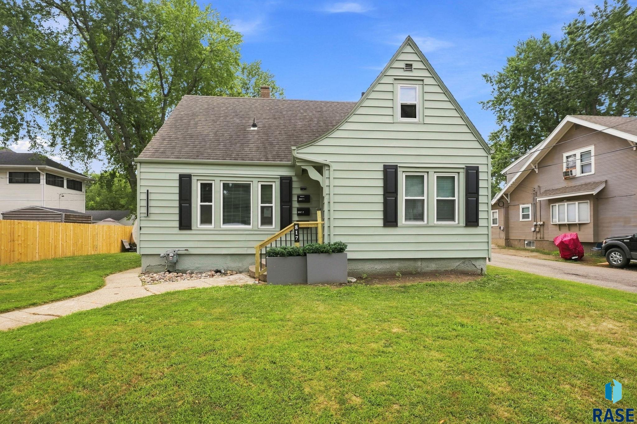 817 W 15th St Street, Sioux Falls, SD, 57104
