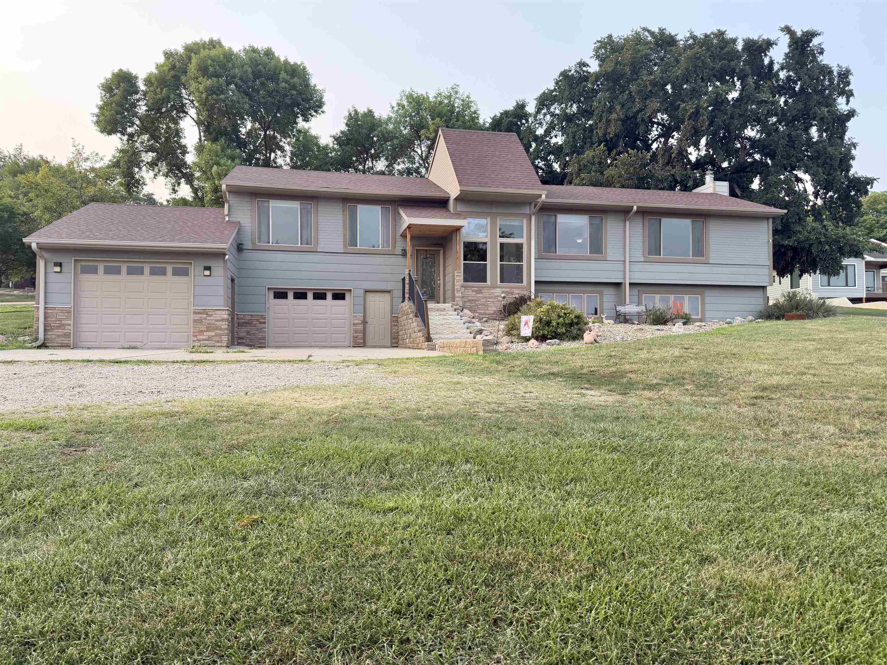 114 Lakeview Ter, Yankton, SD, 57078