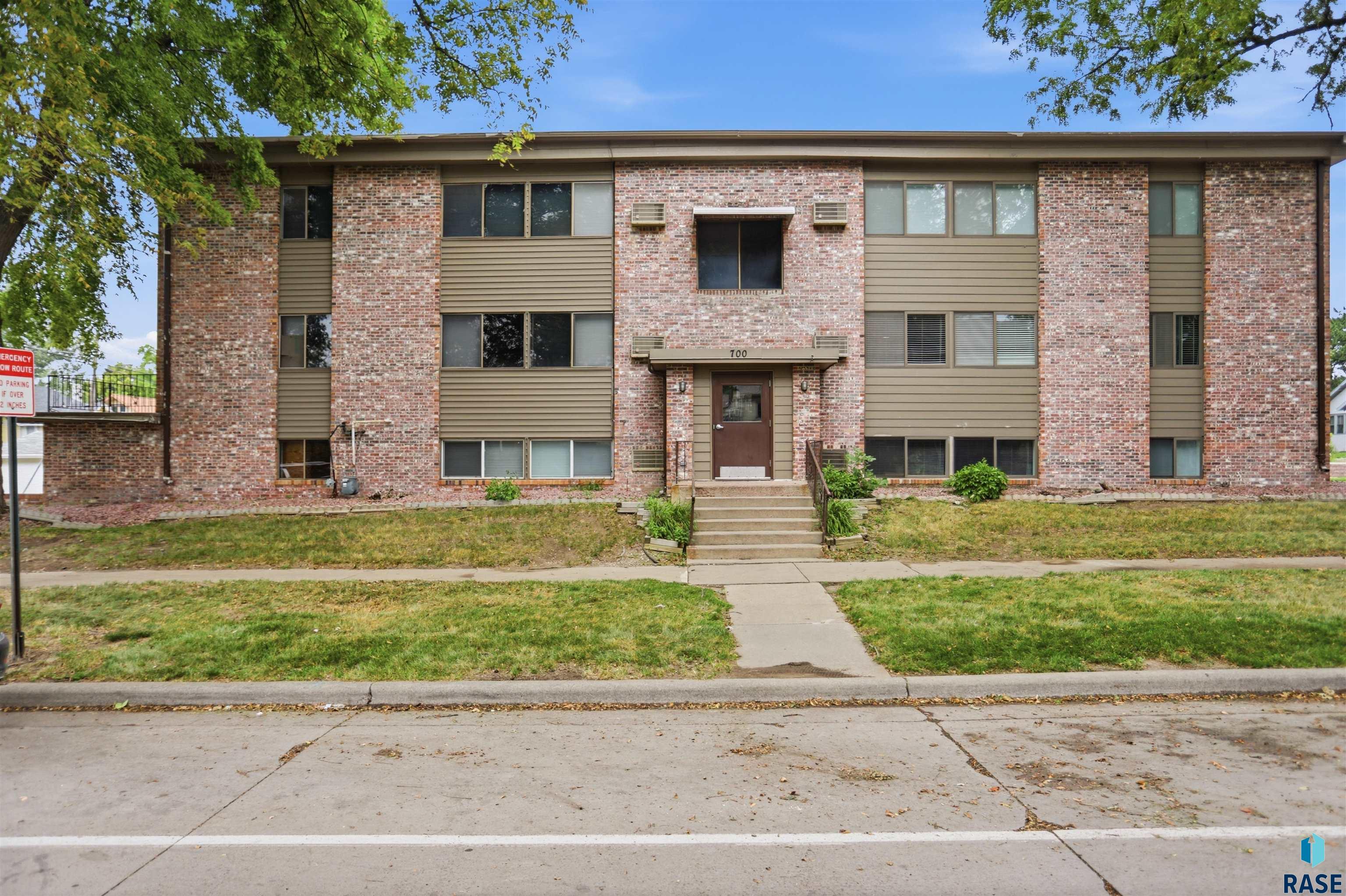 700 W 6th St Street, Sioux Falls, SD, 57104