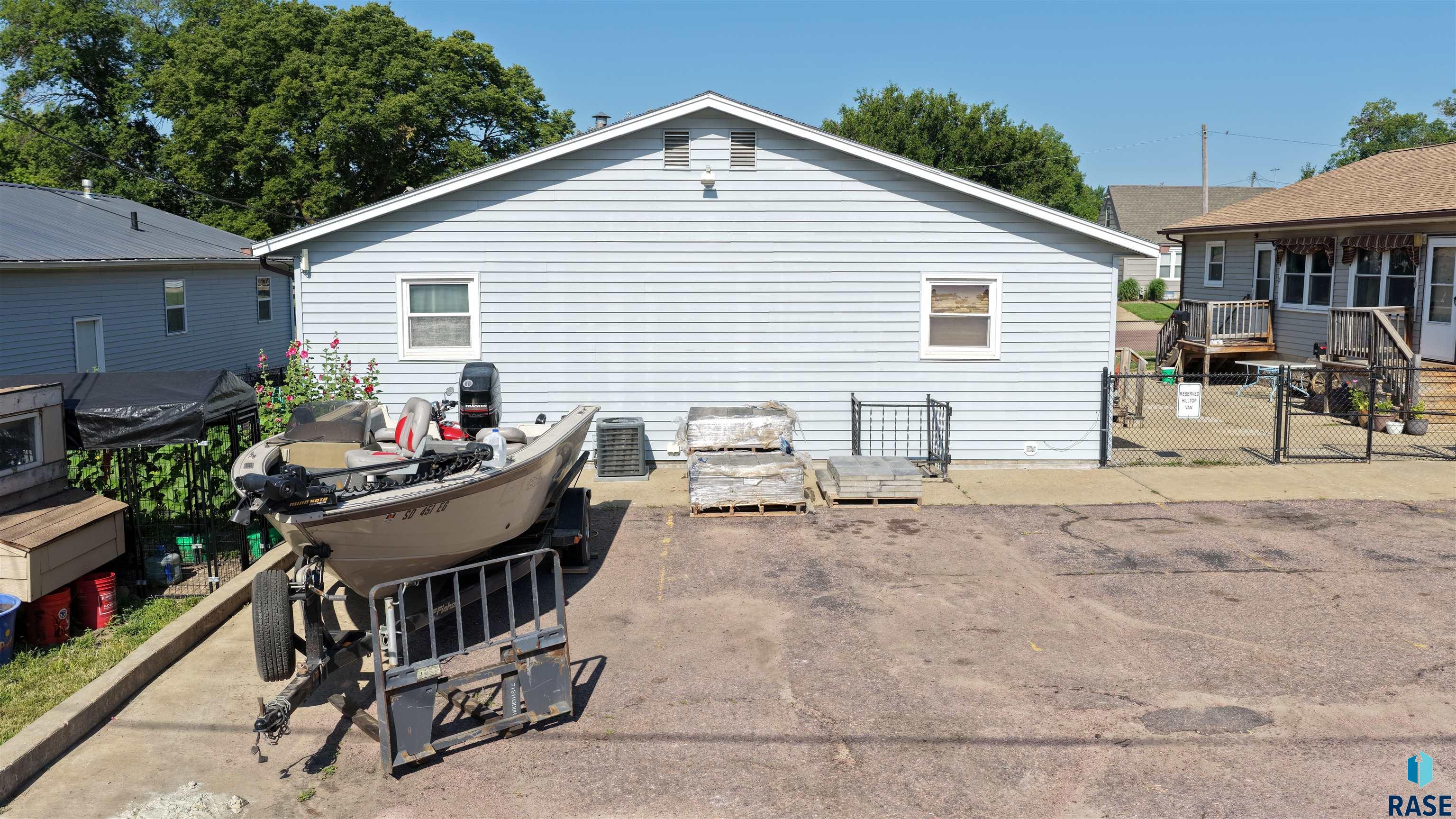 908 S Blaine Ave Avenue, Sioux Falls, SD, 57103
