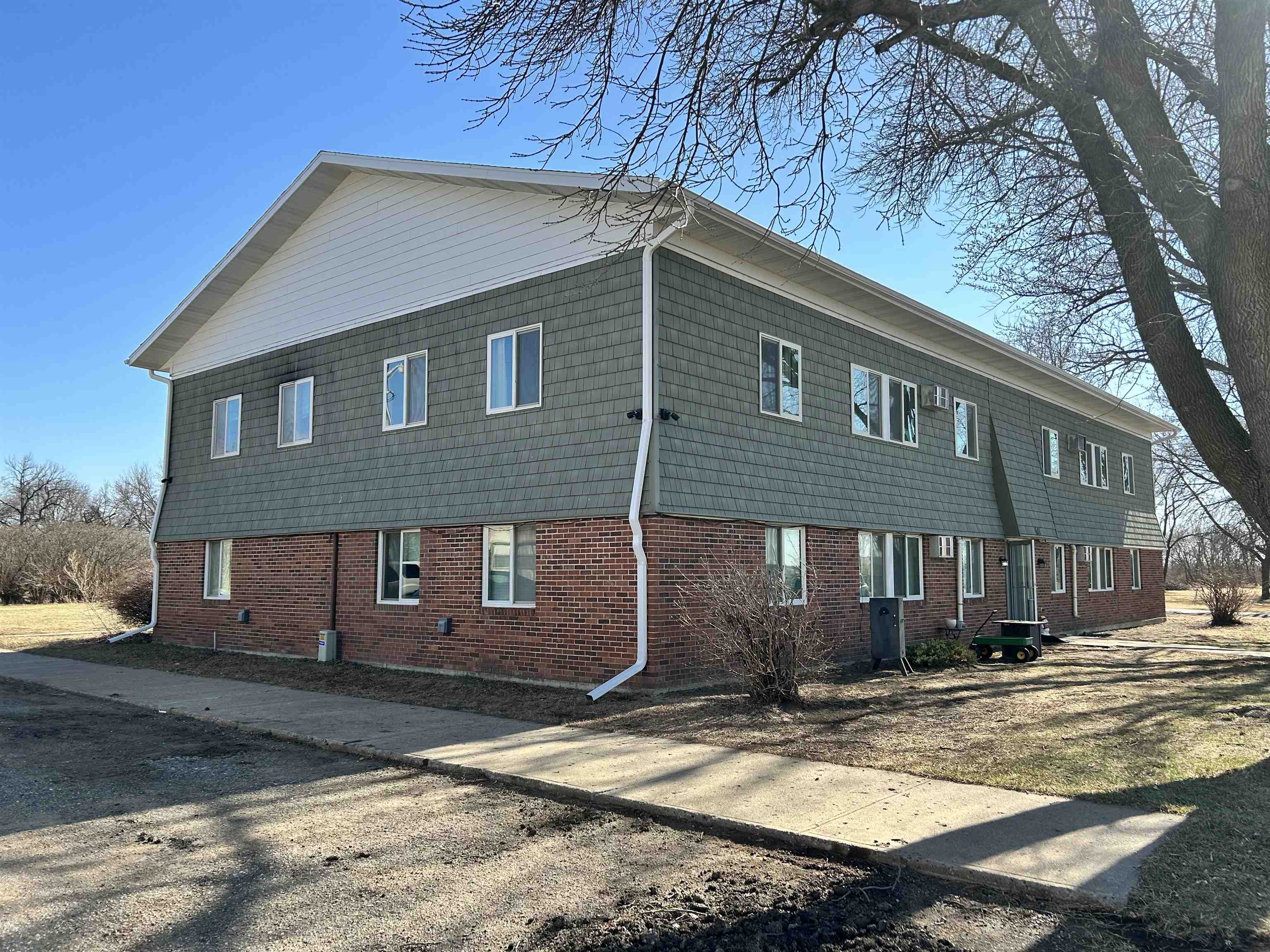 611 1st St, Wakonda, SD, 57073