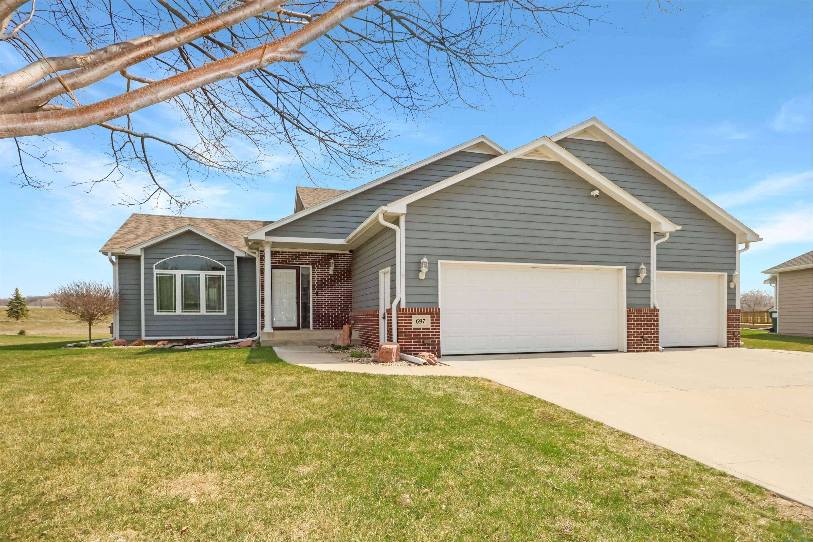 697 Prairie Boulevard, Dakota Dunes, SD, 57049