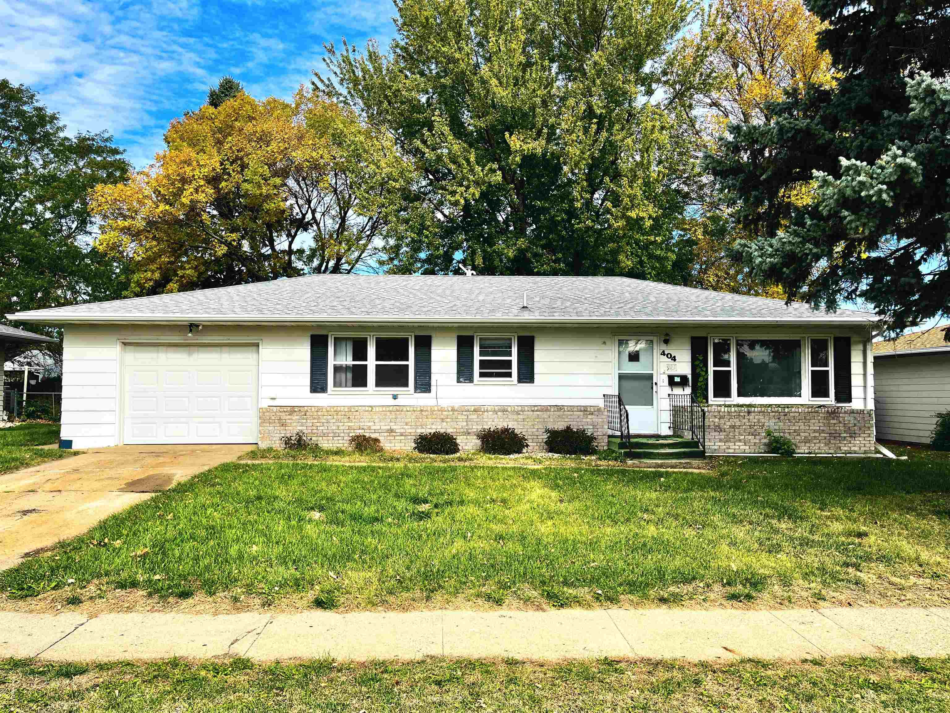 404 21st, Yankton, SD, 57078