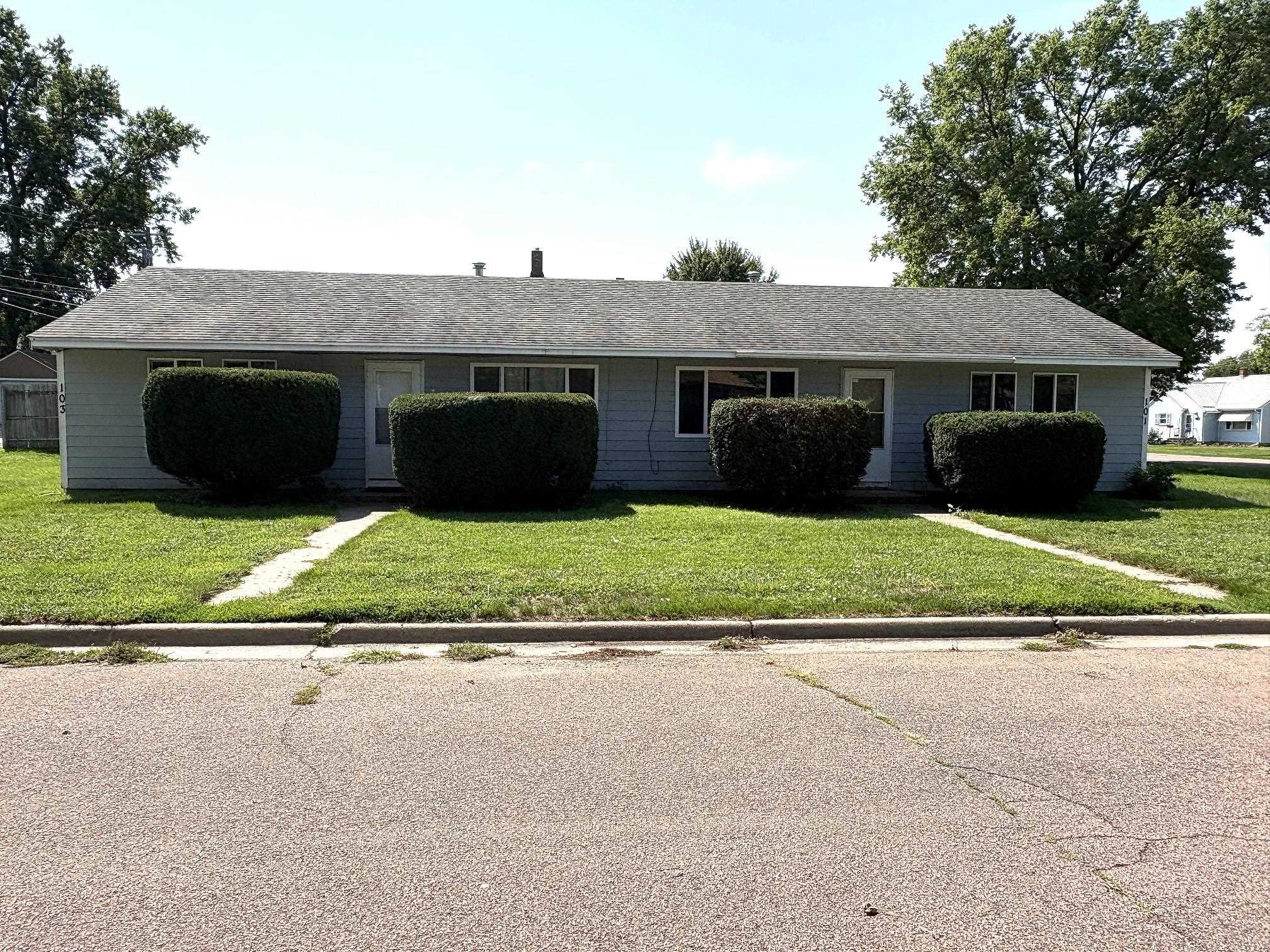 101-103 16th, Yankton, SD, 57078